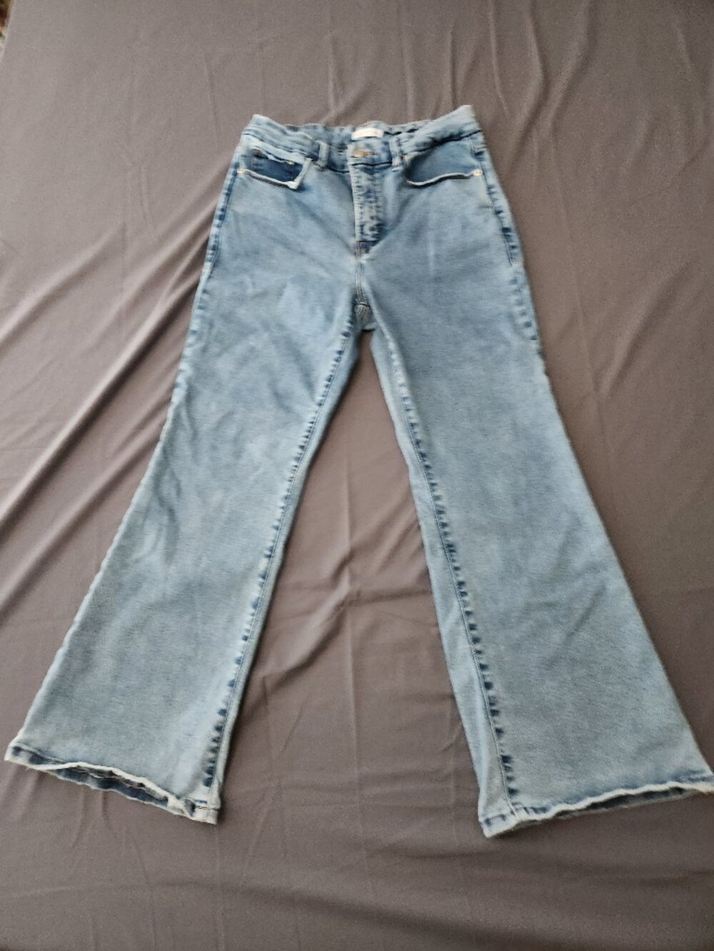 Good American Good Legs Crop Mini Boot Jeans Light Wash Distressed Size 8/29
